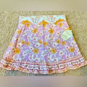 NWT!! Altar'd State Mini Skirt Women's Floral Ruffle Hem
Elastic Waist Small